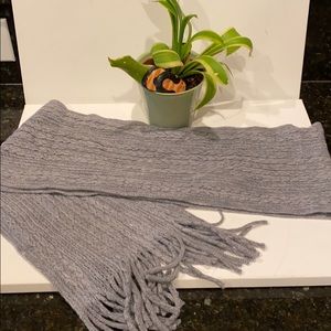NY & CO ACRYLIC SCARF WITH FRINGE AT ENDS!! 64x7